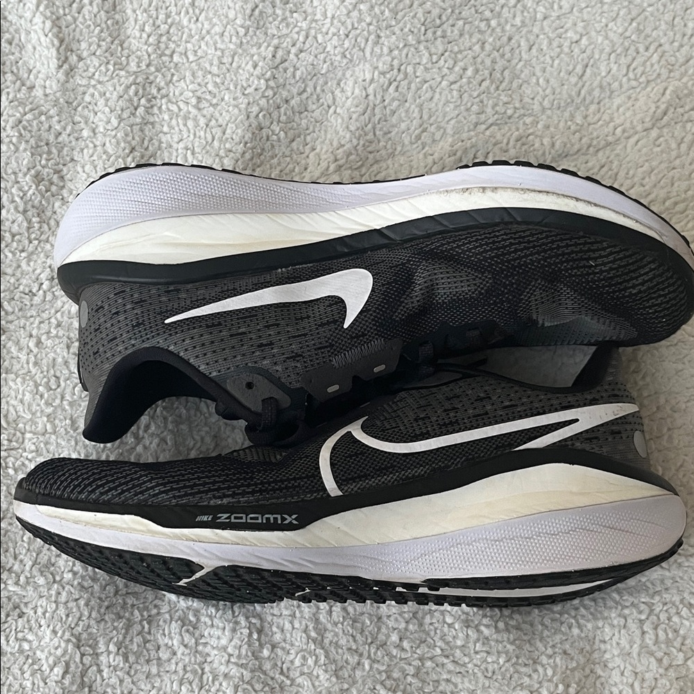 Nike Air Zoom Vomero 17 Running Shoes Women’s Black Anthracite White | Sz 9.5
